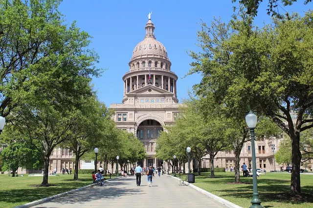 capitol-building-austin-2601081767850907..webp