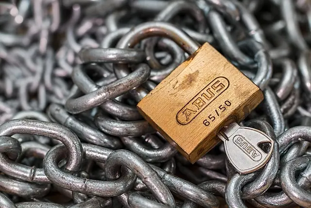 padlock-lock-chain-2601091767938419..webp
